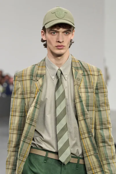 Look 44